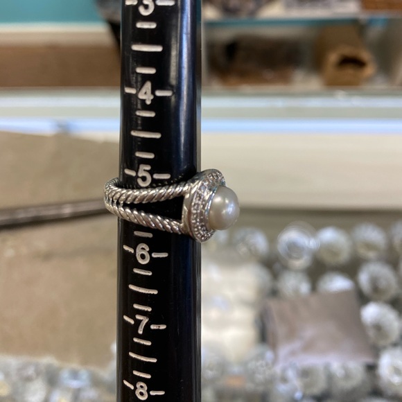 David Yurman Pearl Ring with Diamonds - Picture 8 of 10